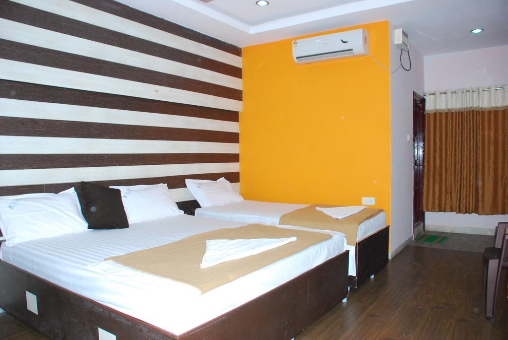 Jayalakshmi Residency Hotel Tirupati Værelse billede