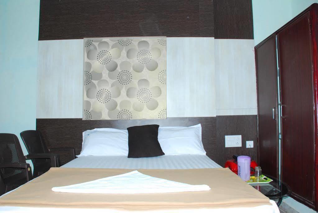 Jayalakshmi Residency Hotel Tirupati Eksteriør billede